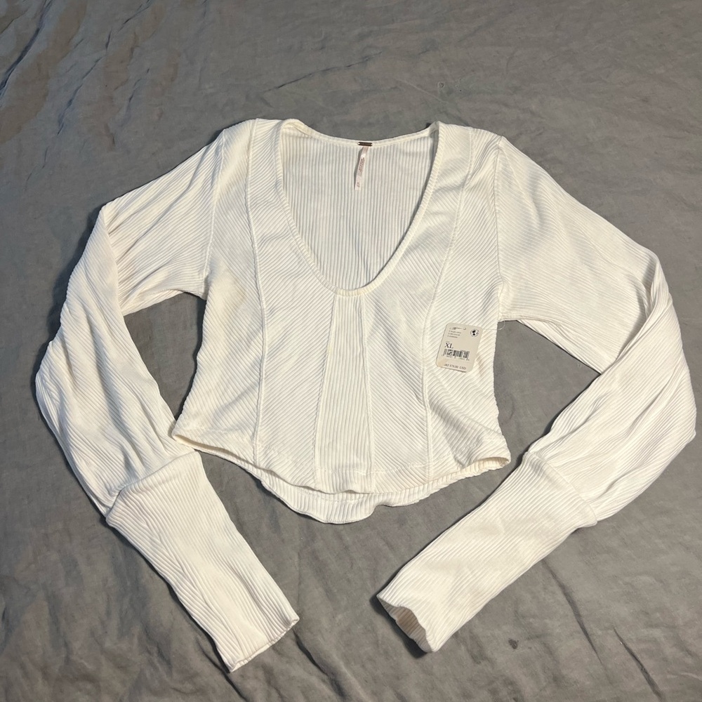 FREE PEOPLE WHITE LONG SLEEVE SHIRT.  NWT. Large